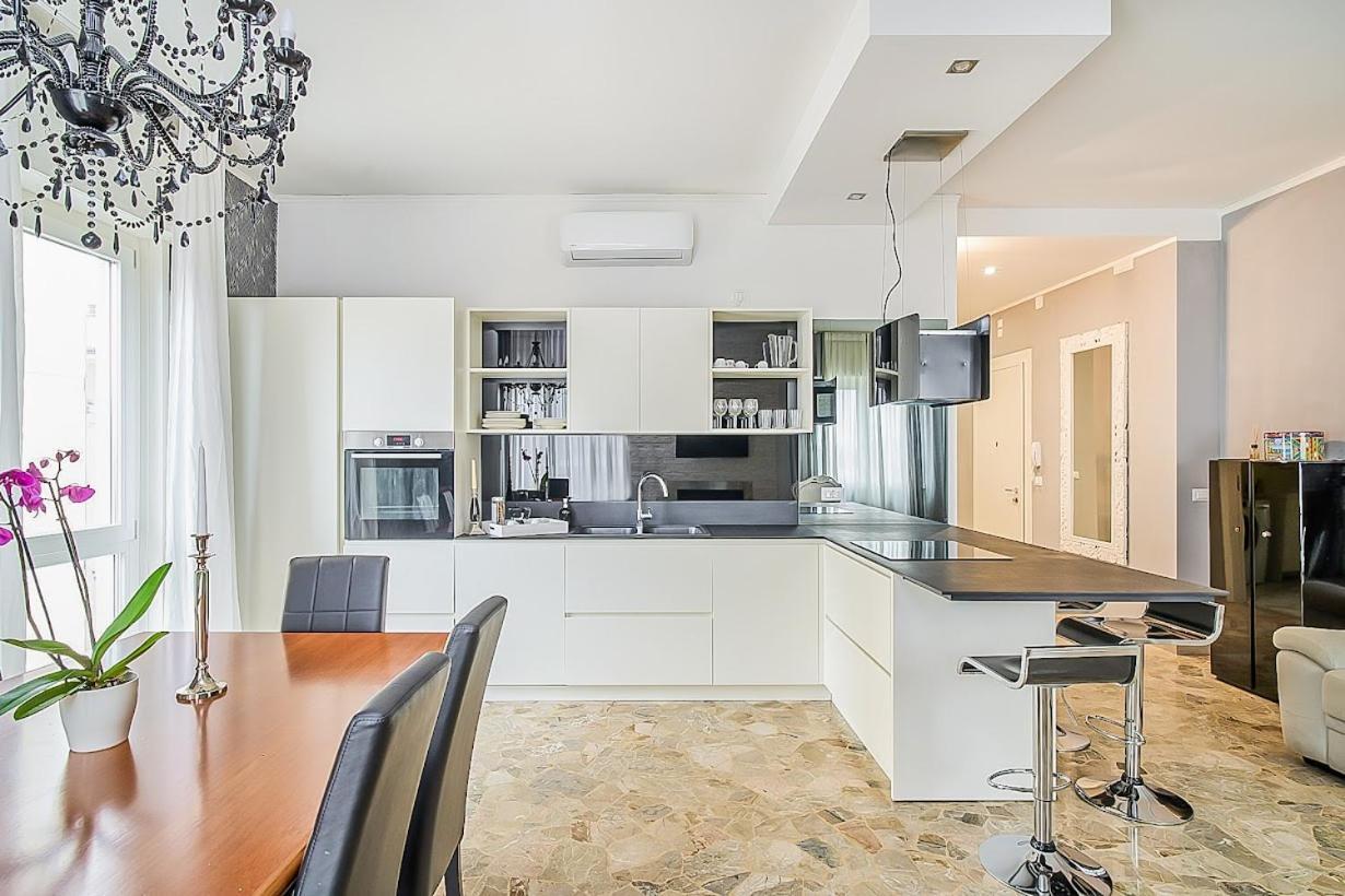 Elegant & Spacious - 30 Min From Venice - King Beds! 트레비소 외부 사진